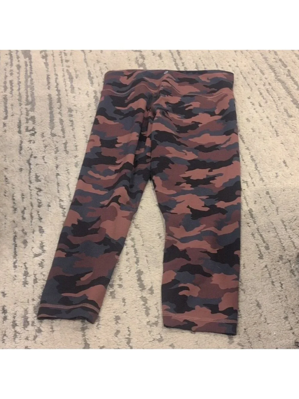 Lululemon Wunder Train High-Rise Crop 23